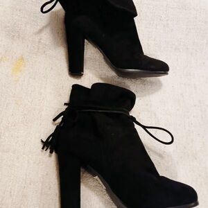 Elegant Black Heeled Boots